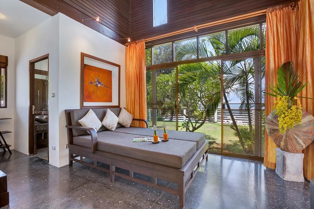 קו סמוי Emerald Sands - Beach Front 4 Bed Pool Villa חדר תמונה